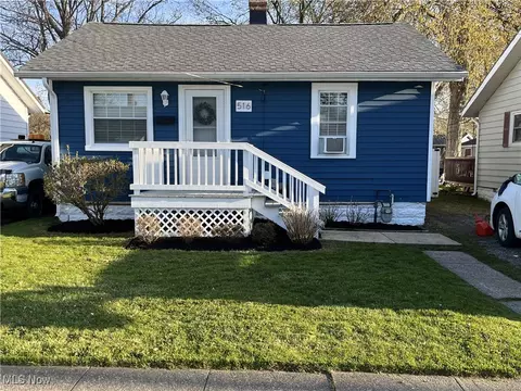 516 Courtland St, Fairport Harbor, OH 44077
