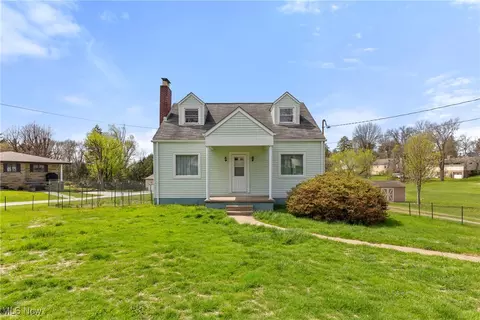 120 Hillcrest Dr, Wellsburg, WV 26070