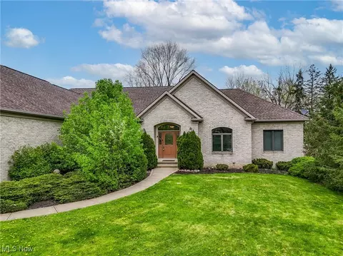 12750 Clearbrook Oval, North Royalton, OH 44133