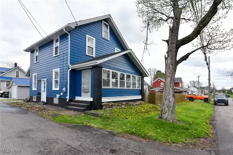 402 Church St, Louisville, OH 44641