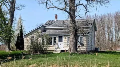 6693 Bushnell Rd, Conneaut, OH 44030