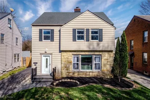 2323 Saybrook Rd, University Heights, OH 44118
