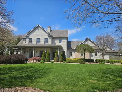 470 Olde Country Ln, North Lima, OH 44452