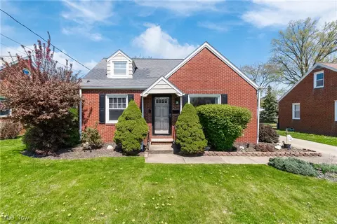 3047 15th St NW, Canton, OH 44708