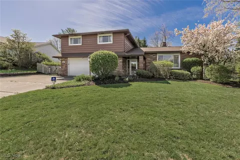 25216 Hazelmere Rd, Beachwood, OH 44122