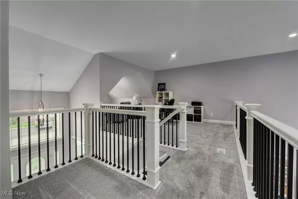 Entry Way - 30029 Shadow Creek Dr #34, Westlake, OH 44145 photo 6 of 7
