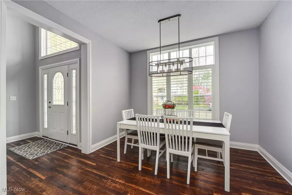 Dining - 30029 Shadow Creek Dr #34, Westlake, OH 44145 photo 1 of 1