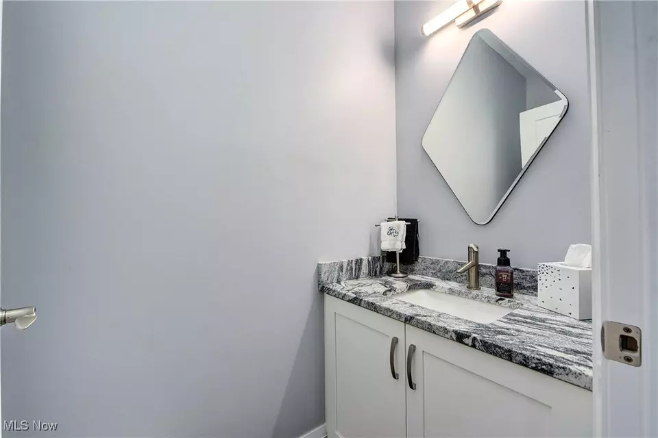 Bath - 30029 Shadow Creek Dr #34, Westlake, OH 44145 photo 1 of 5