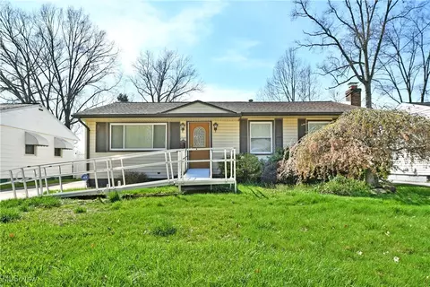 1949 Irene Ave NE, Warren, OH 44483