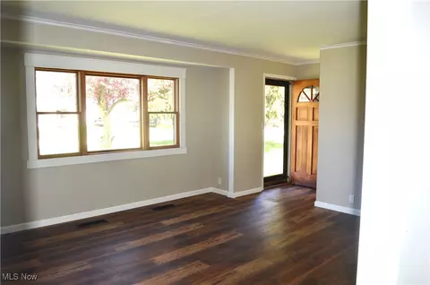 Living - 463 Olivet Dr, Elyria, OH 44035 photo 2 of 5