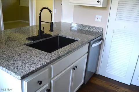 Kitchen - 463 Olivet Dr, Elyria, OH 44035 photo 2 of 4