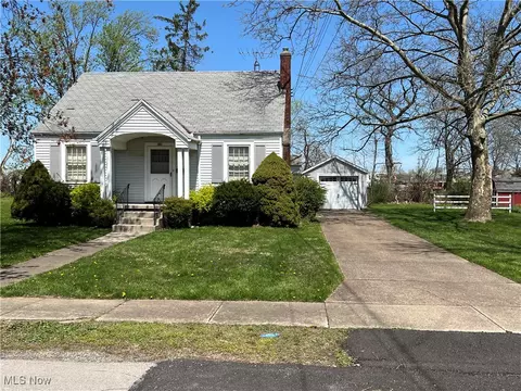 201 Gilcher Ct, Sandusky, OH 44870