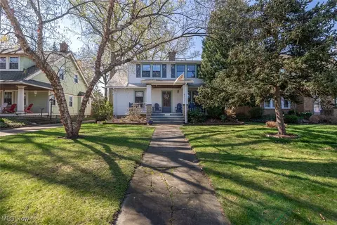 15617 Lake Ave, Lakewood, OH 44107
