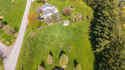 47671 Meadow View Dr, Saint Clairsville, OH 43950