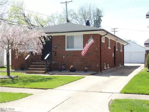 4352 W 134th St, Cleveland, OH 44135