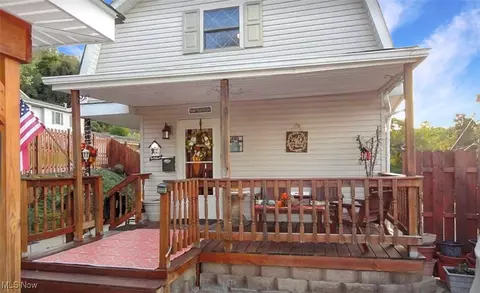 147 Indiana Ave, Chester, WV 26034