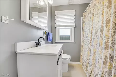 Bath - 341 E 210th St, Euclid, OH 44123 photo 1 of 1