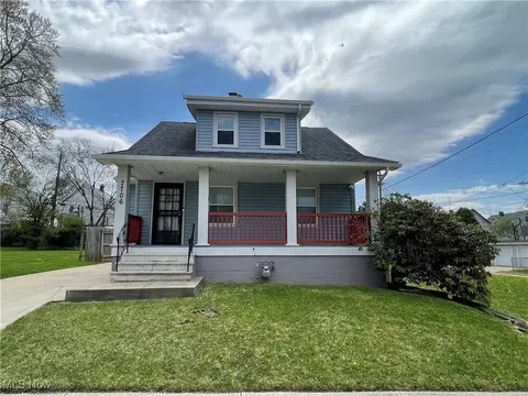 7706 Connecticut Ave, Garfield Heights, OH 44105