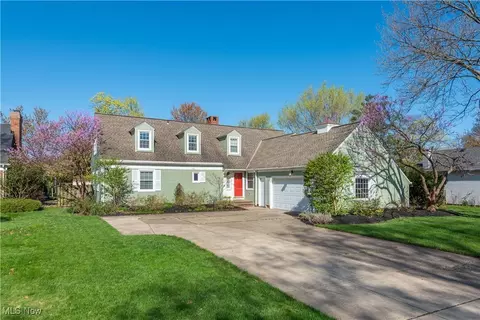 3770 E Surrey Ct, Rocky River, OH 44116