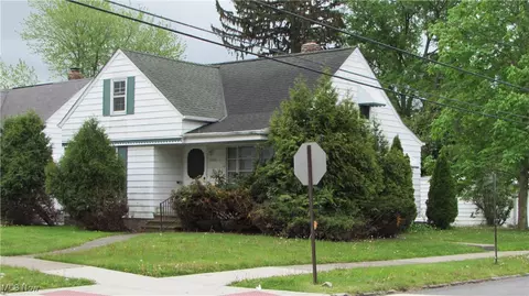 12804 Darlington Ave, Garfield Heights, OH 44125