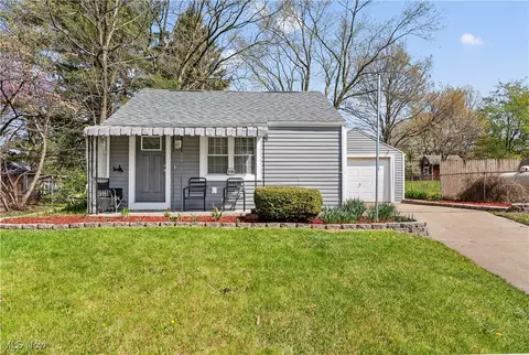 4089 Faircrest St SW, Canton, OH 44706