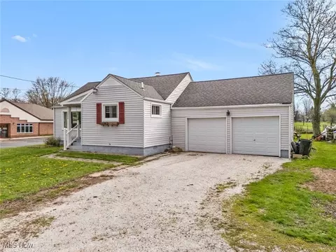 10084 Cleveland Ave NW, Uniontown, OH 44685