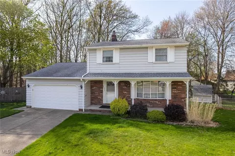 6450 Hawthorne Cir, Parma, OH 44134