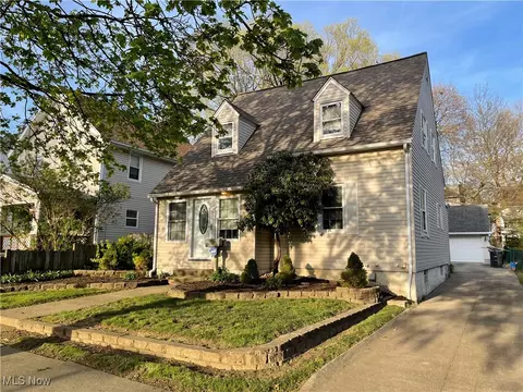 1363 Bellows, Akron, OH 44301