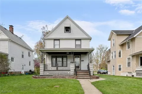 337 15th St, Elyria, OH 44035