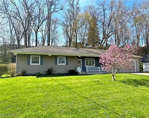 746 Spring St, Conneaut, OH 44030