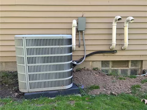 746 Spring St, Conneaut, OH 44030 photo 28