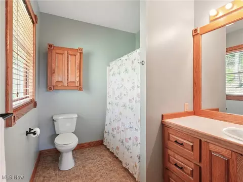 746 Spring St, Conneaut, OH 44030 photo 17
