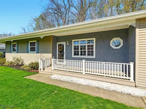 746 Spring St, Conneaut, OH 44030 photo 3