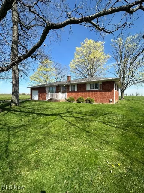 12532 Fox Lake Rd, Marshallville, OH 44645