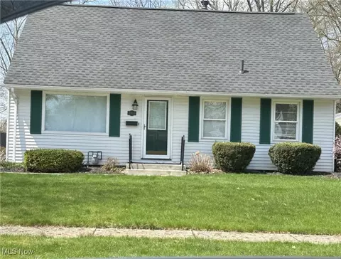 2920 9th St, Cuyahoga Falls, OH 44221