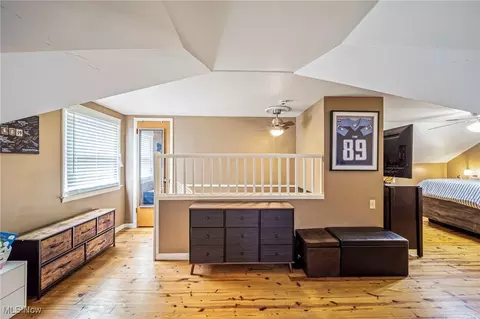 Entry Way - 352 E 322nd St, Willowick, OH 44095 photo 2 of 2