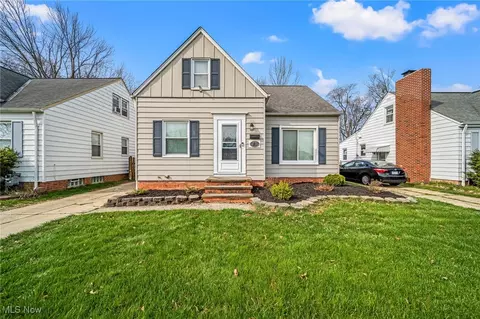 Exterior - 352 E 322nd St, Willowick, OH 44095 photo 1 of 8