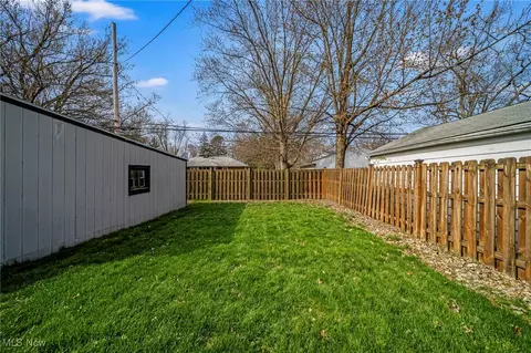 Exterior - 352 E 322nd St, Willowick, OH 44095 photo 4 of 8