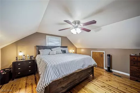 Bedroom - 352 E 322nd St, Willowick, OH 44095 photo 3 of 8