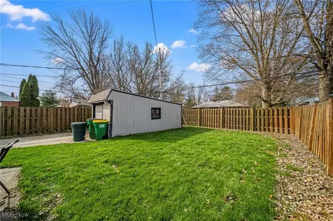 Exterior - 352 E 322nd St, Willowick, OH 44095 photo 6 of 8