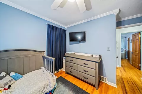 Bedroom - 352 E 322nd St, Willowick, OH 44095 photo 6 of 8