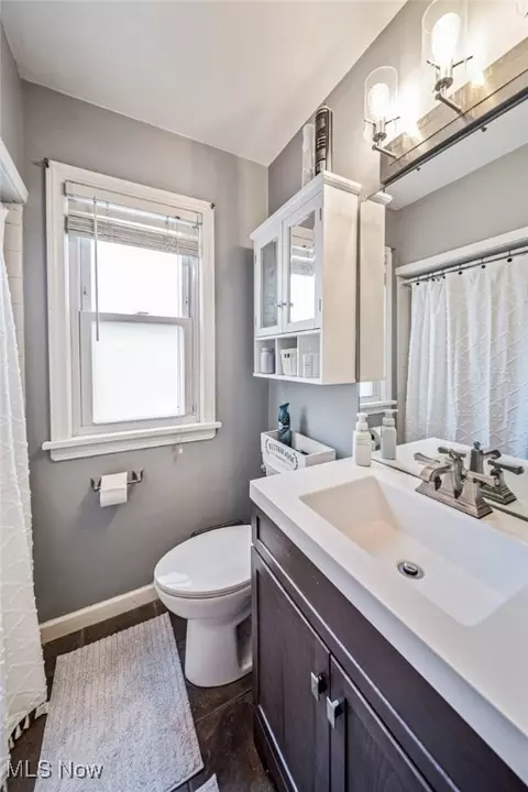 Bath - 352 E 322nd St, Willowick, OH 44095 photo 1 of 1