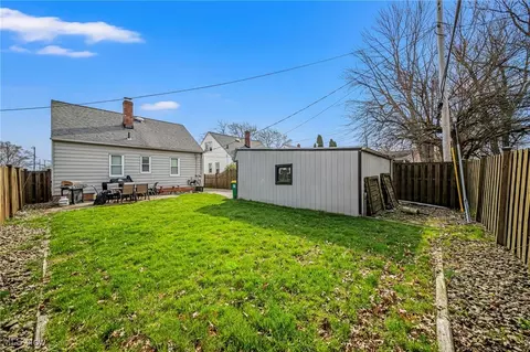 Exterior - 352 E 322nd St, Willowick, OH 44095 photo 7 of 8