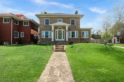1507 S Lakeview Blvd, Lorain, OH 44052