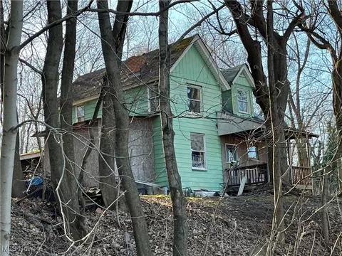 1110 Jennings Ave, East Liverpool, OH 43920