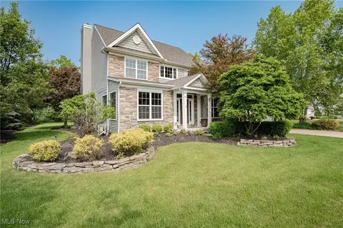 346 Waterside Dr, Avon Lake, OH 44012