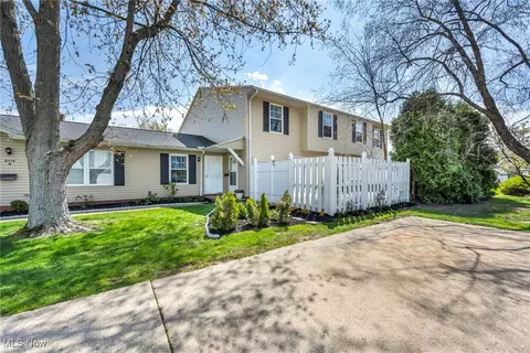 8116 Independence Dr, Mentor, OH 44060