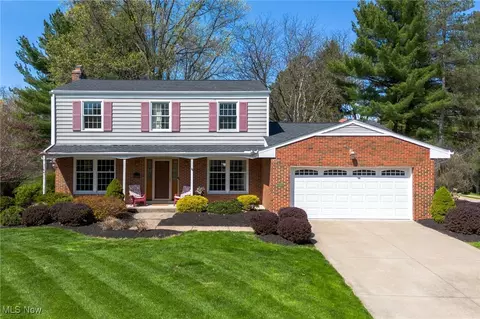 8422 Vera Dr, Broadview Heights, OH 44147