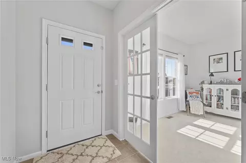 Entry Way - 1338 N Brooks Dr, Willoughby, OH 44094 photo 1 of 3