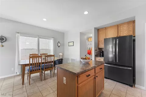 Kitchen - 1338 N Brooks Dr, Willoughby, OH 44094 photo 3 of 5